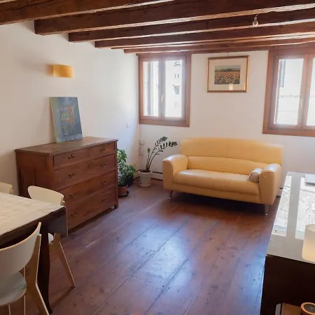 Ca' Renzon Appartement *